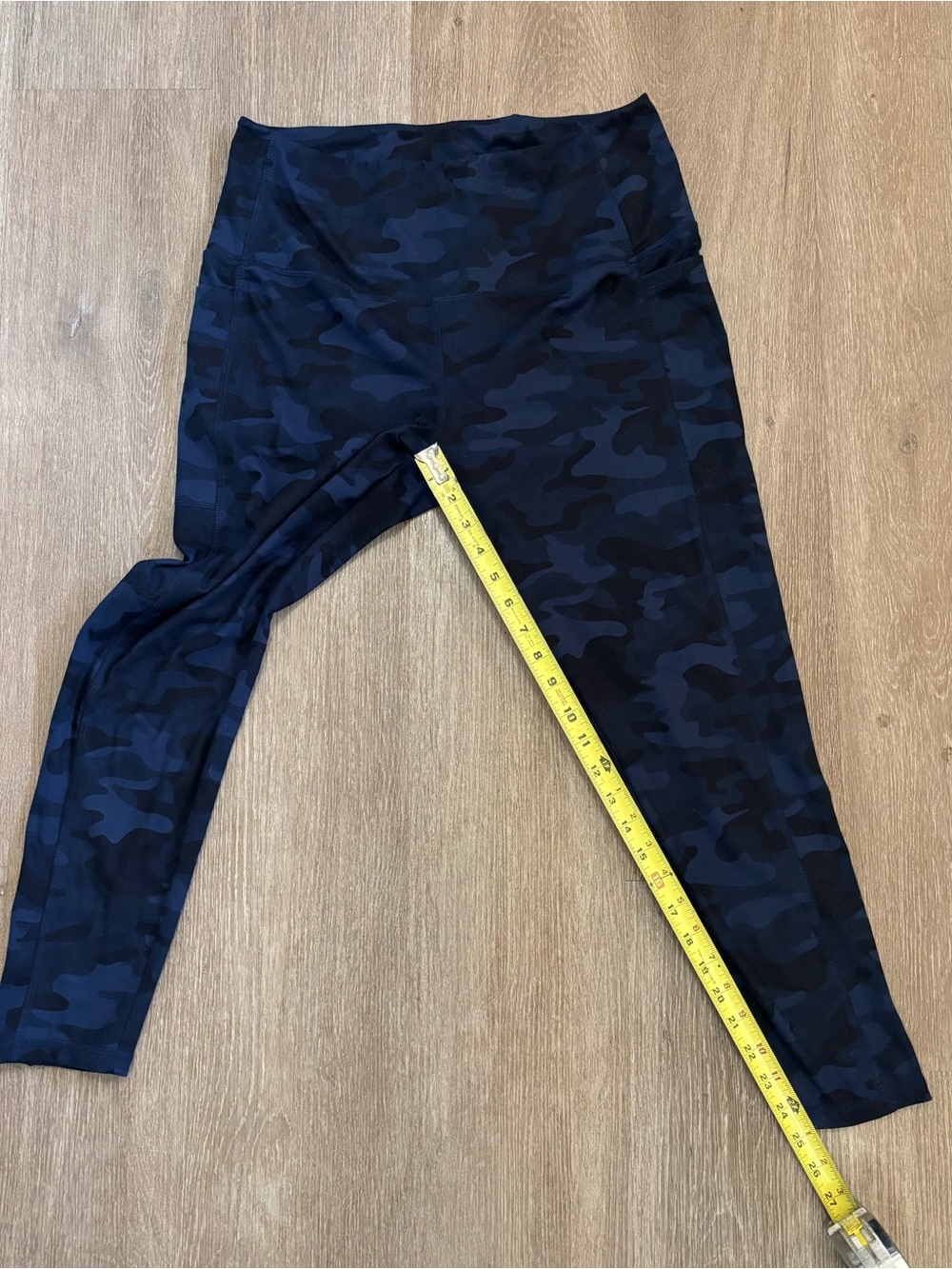 Danskin Women's XL Ankle Leggings Blue Black Camo Pockets High Rise
Pockets